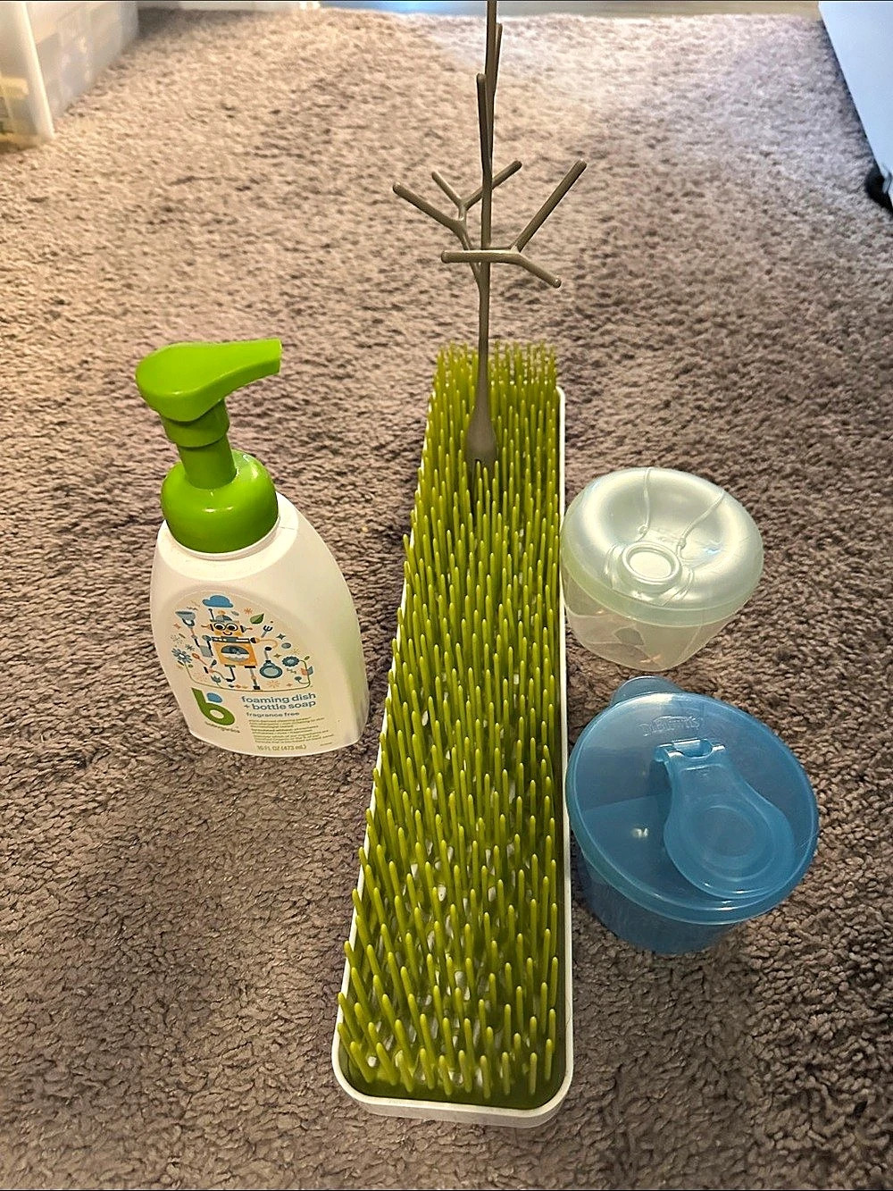 Boon Lawn Drying Rack Set and formula travel container